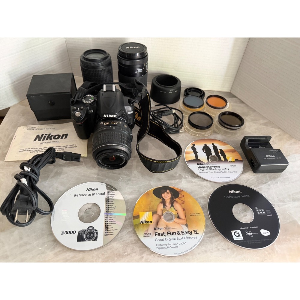 Nikon D3000 DSLR Camera‎ Bundle 3 Lenses 18-55mm 55-200mm 70-300mm